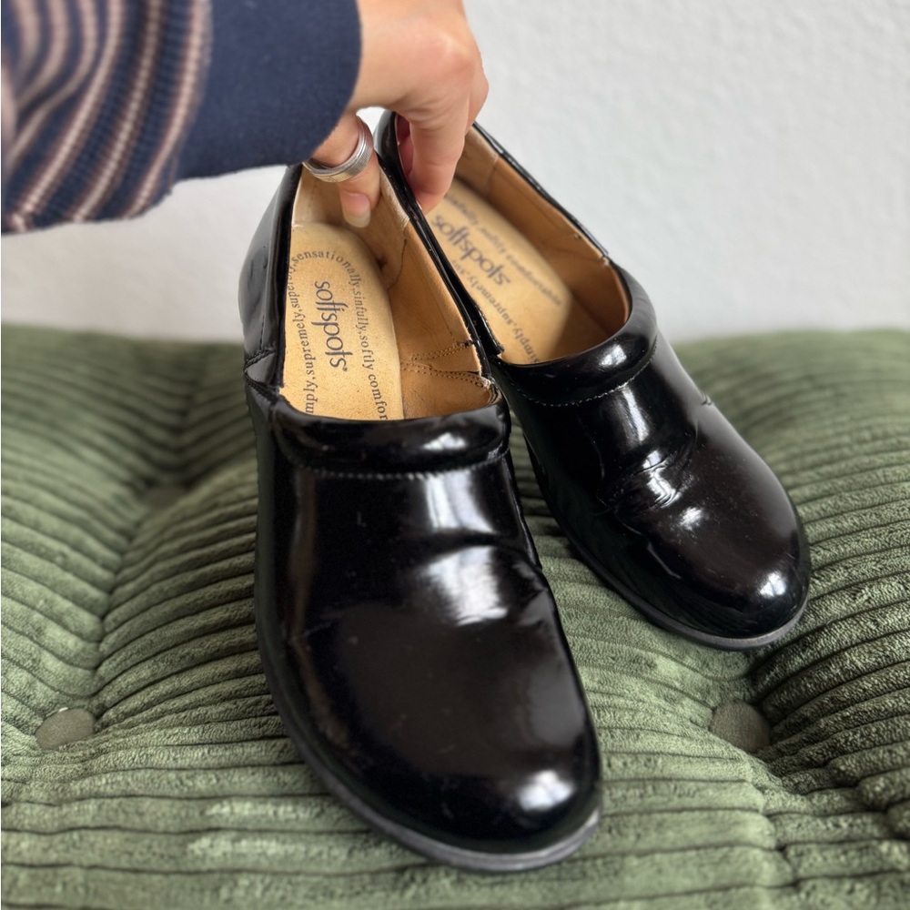 Softspots Glossy Black Clogs